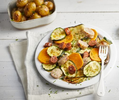 Bowl de saucisse et merguez, patate douce et légumes grillés